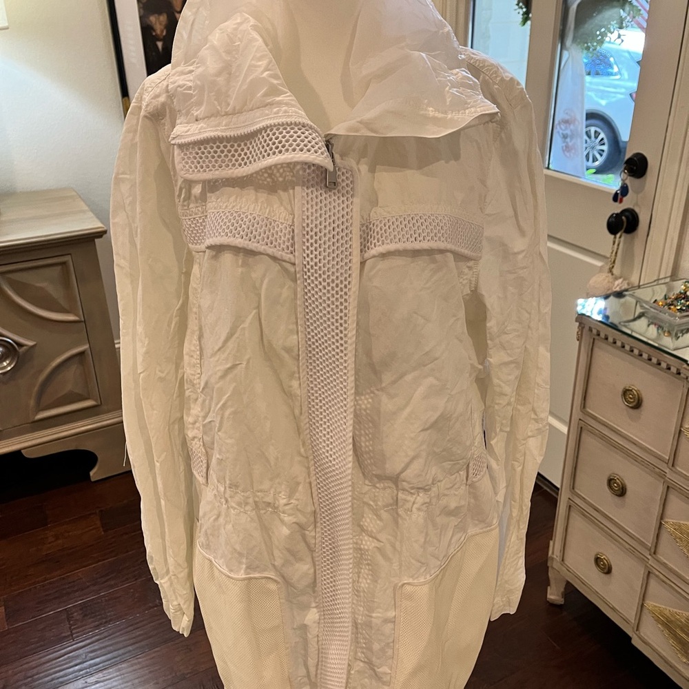 Elie Tahari hooded windbreaker/rain jacket